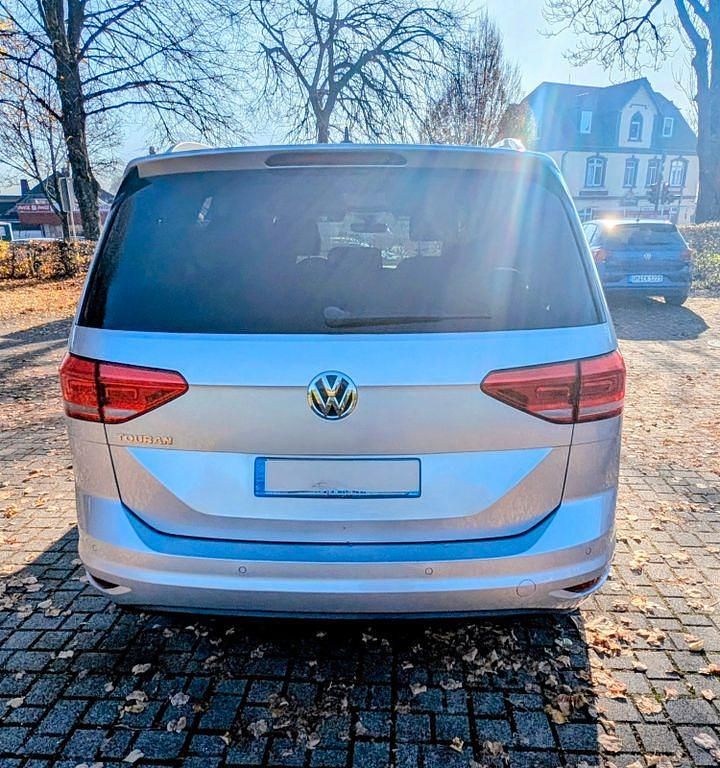 Gebraucht VW Touran Sound 116 PS (85 kW) 2017 Silber Van / Kleinbus