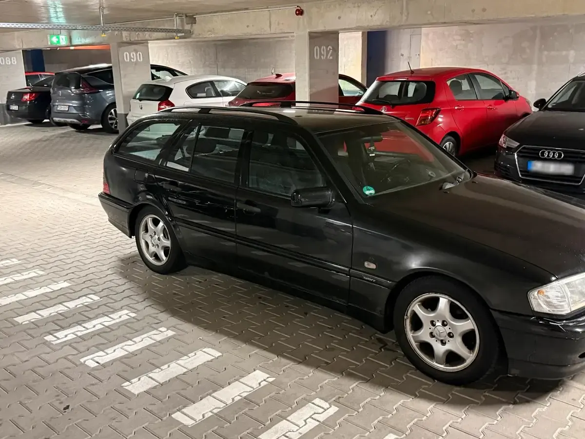 Gebraucht Mercedes C240 172 PS (126 kW) 1999 Schwarz Kombi