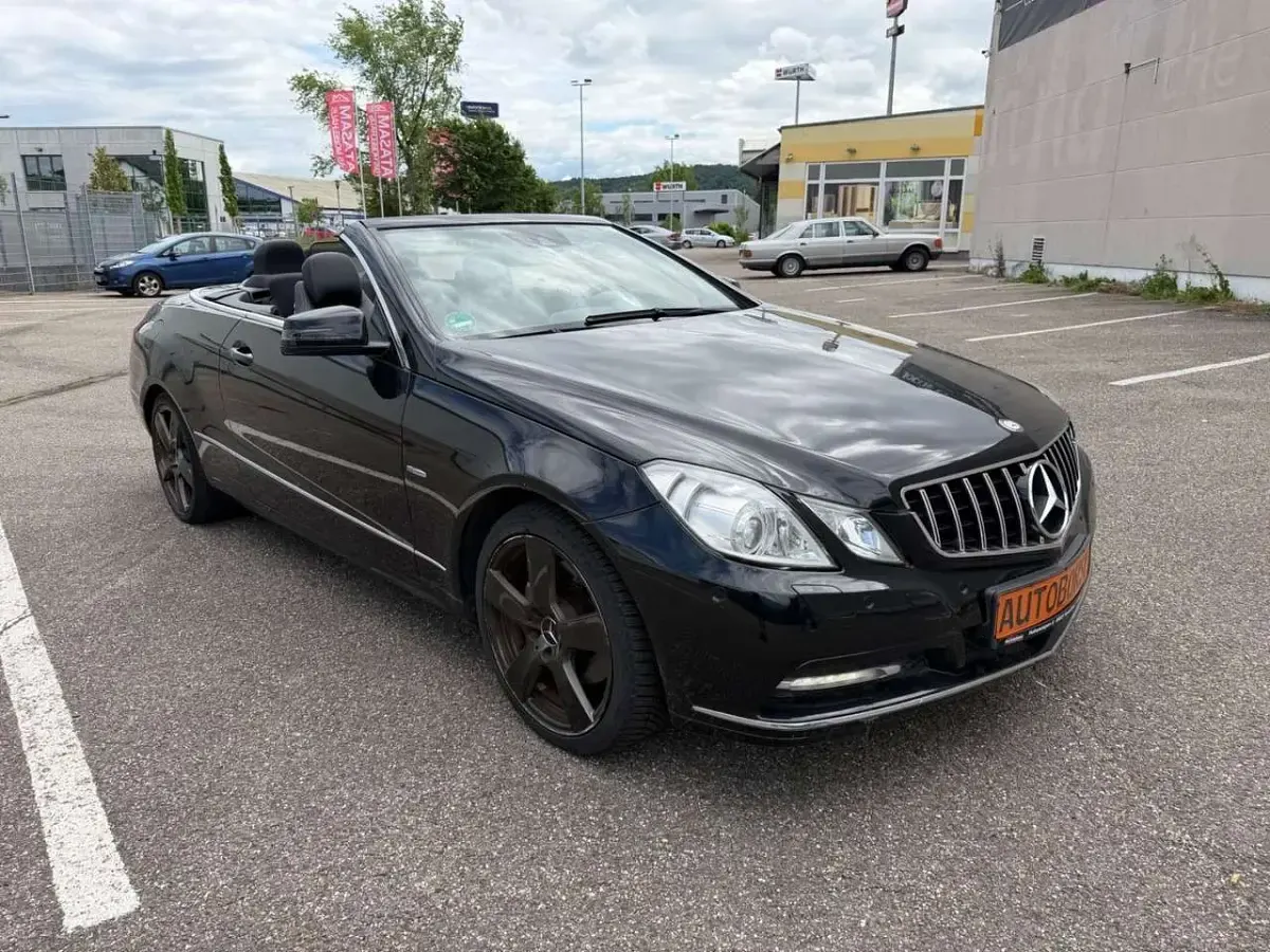 Gebraucht Mercedes E350 Avantgarde 265 PS (194 kW) 2012 Schwarz Cabrio