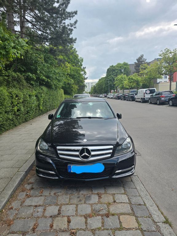Schwarz Gebraucht 2013 Mercedes C200 Limousine | 7.900 € (Guter Preis) - Bild 1/4