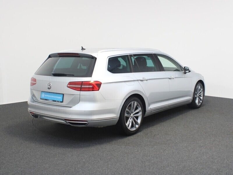 Gebraucht VW Passat Highline 220 PS (161 kW) 2016 Reflexsilber Kombi