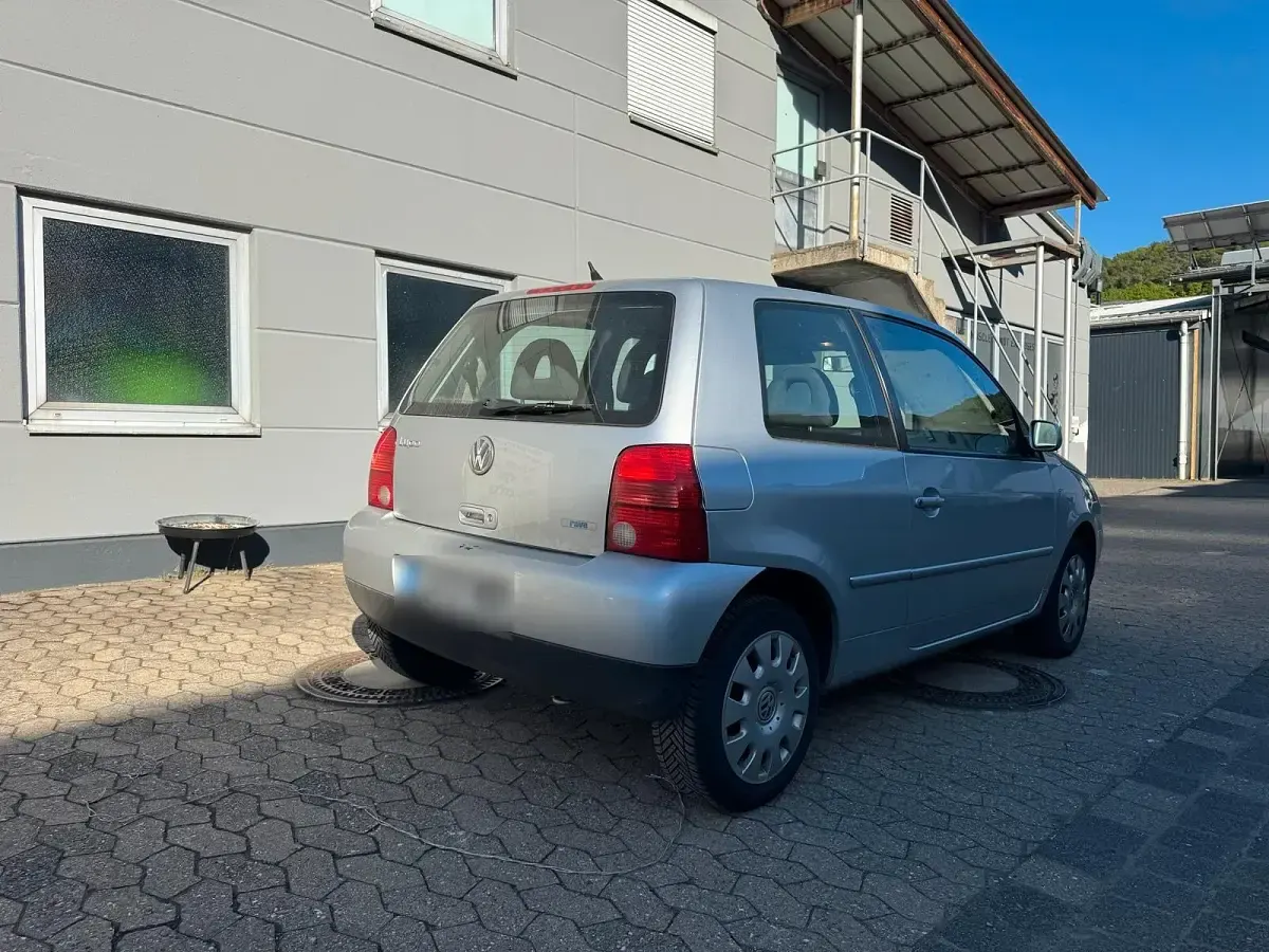 Second-hand VW Lupo 60 CP (44 kW) 2004 Argintiu Hatchback