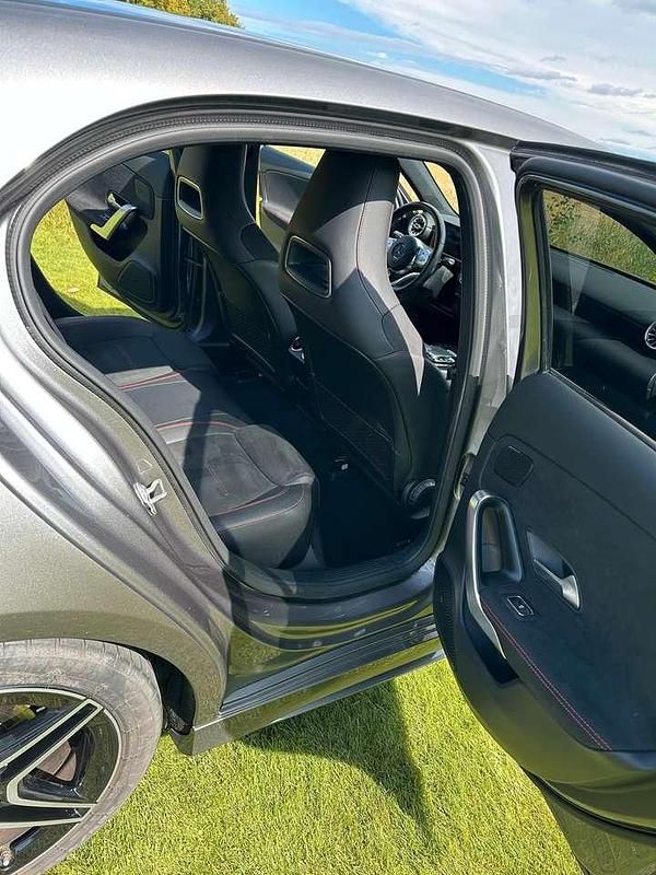 Gebraucht Mercedes A180 AMG line 116 PS (85 kW) 2019 Grau Limousine