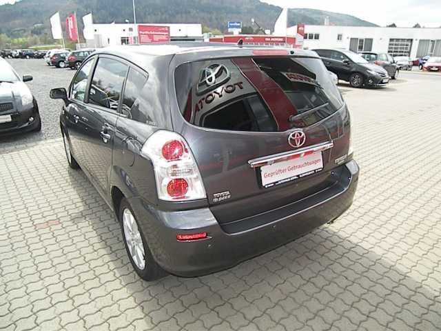 Gebraucht Toyota Corolla Verso Team 129 PS (94 kW) 2008 Grau metallic Van / Kleinbus