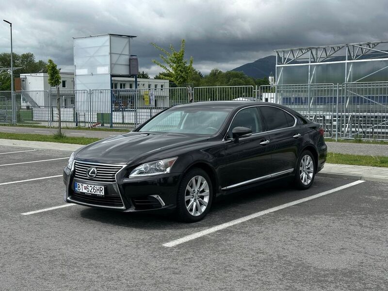Schwarz Gebraucht 2013 Lexus LS460 Limousine | 25.900 € - Bild 1/4