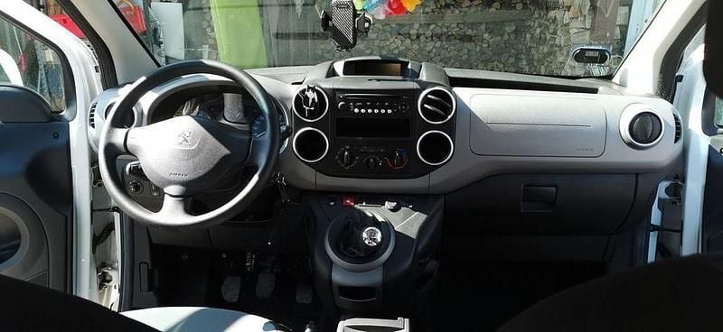 Gebraucht Peugeot Partner Tepee Active 99 PS (72 kW) 2015 Weiß Van / Kleinbus