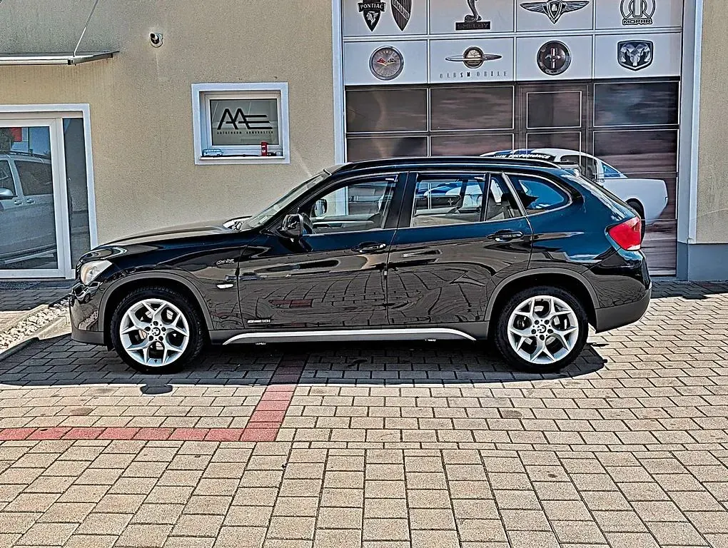 Gebraucht BMW X1 Sport Line 150 PS (110 kW) 2011 Schwarz SUV