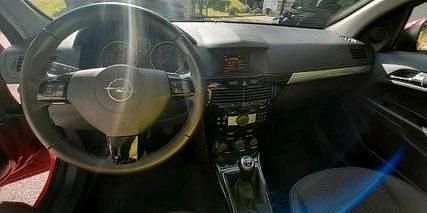 Gebraucht Opel Astra 116 PS (85 kW) 2010 Rot Kombi