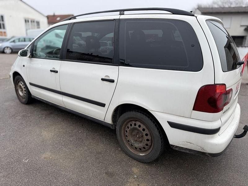 Gebraucht VW Sharan Trendline 140 PS (102 kW) 2009 Weiß Van / Kleinbus