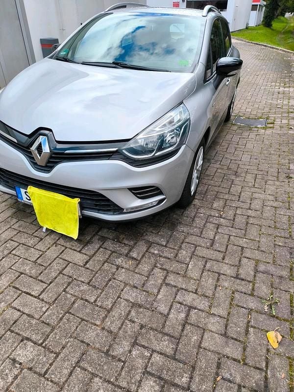 Silber Gebraucht 2017 Renault Clio GrandTour LIMITED Kombi | 14.000 € - Bild 1/4