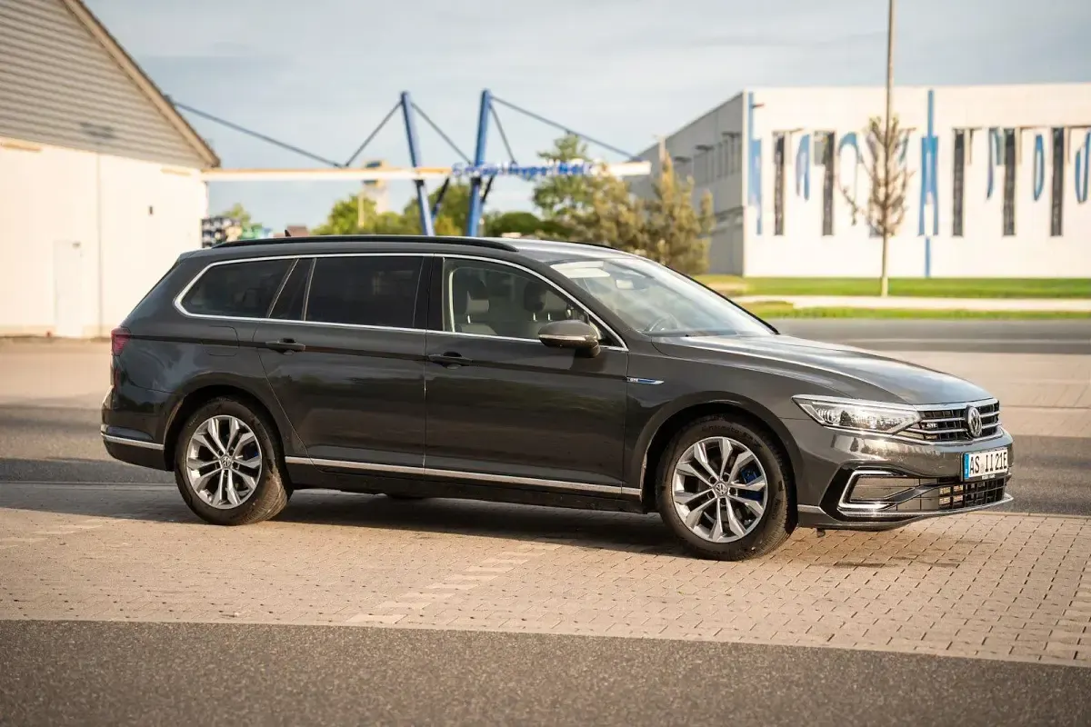 Gebraucht VW Passat GTE 218 PS (160 kW) 2020 Grau Kombi