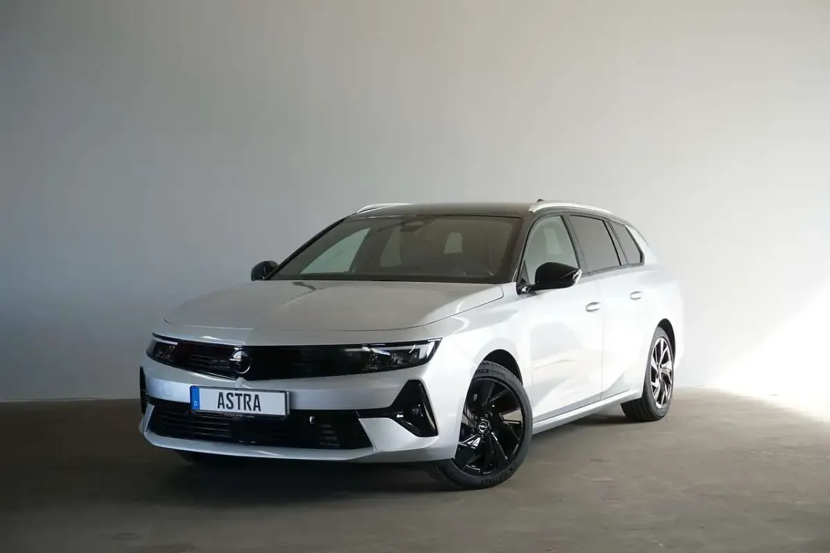 Gebraucht Opel Astra 131 PS (96 kW) 2023 Silber Kleinwagen