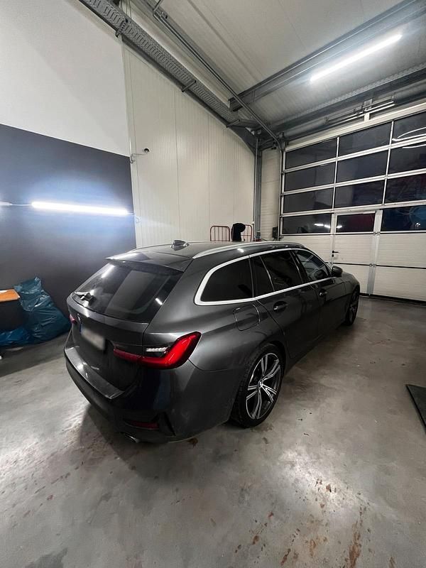 Gebraucht BMW 330 265 PS (194 kW) 2020 Grau Kombi