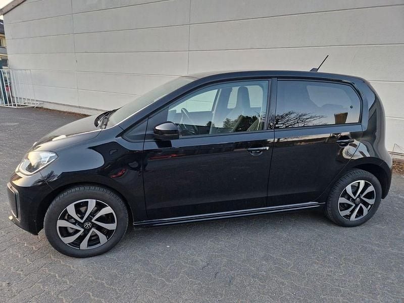 Gebraucht VW e-up! Active 61 kW (83 PS) 2021 Schwarz Kleinwagen