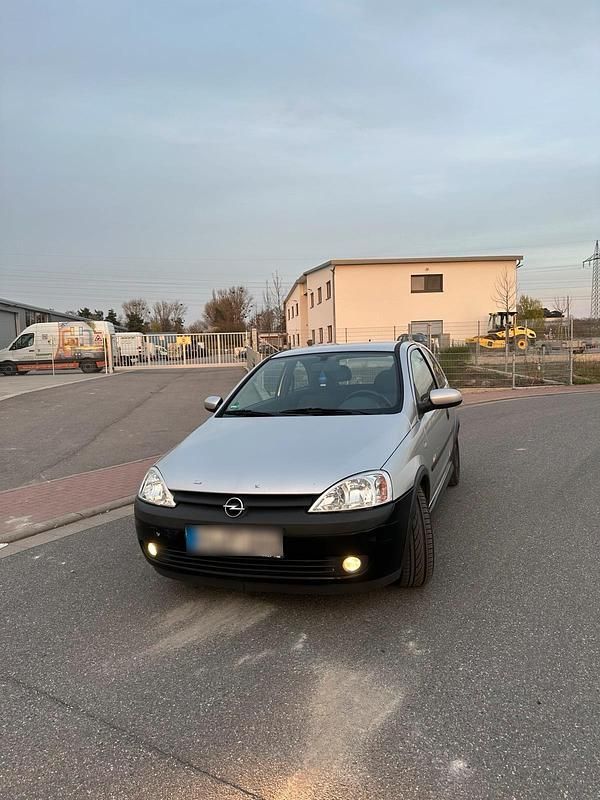 Gebraucht Opel Corsa 90 PS (66 kW) 2002 Silber Kleinwagen