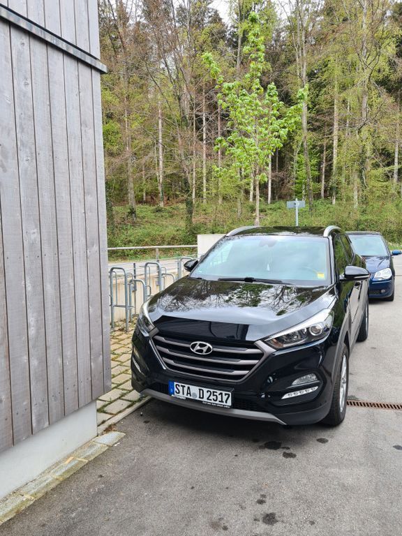 Schwarz Gebraucht 2018 Hyundai Tucson Select SUV | 15.500 € (Teuer) - Bild 1/4