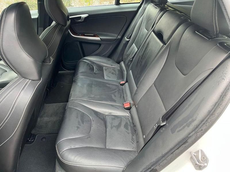 Gebraucht Volvo V60 Summum 288 PS (211 kW) 2017 Weiß Kombi