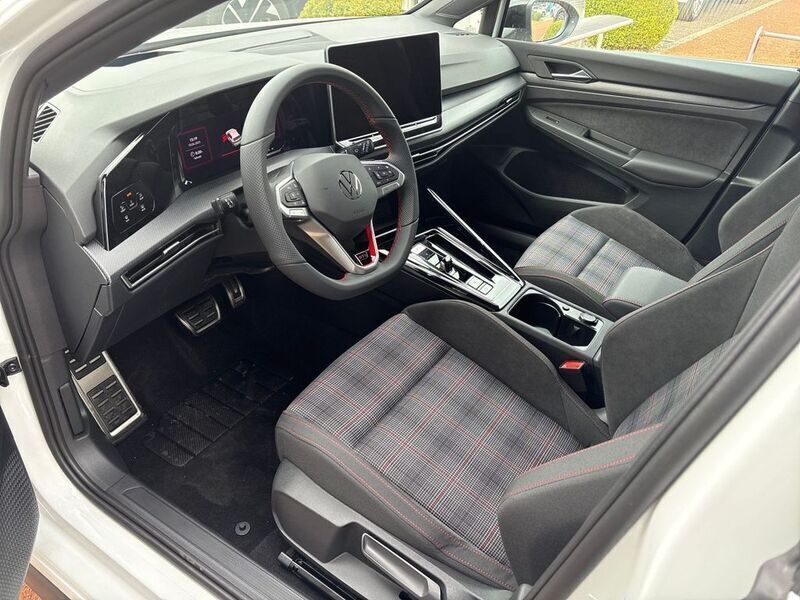 Neu VW Golf VIII GTI 265 PS (194 kW) 2025 Weiß Limousine
