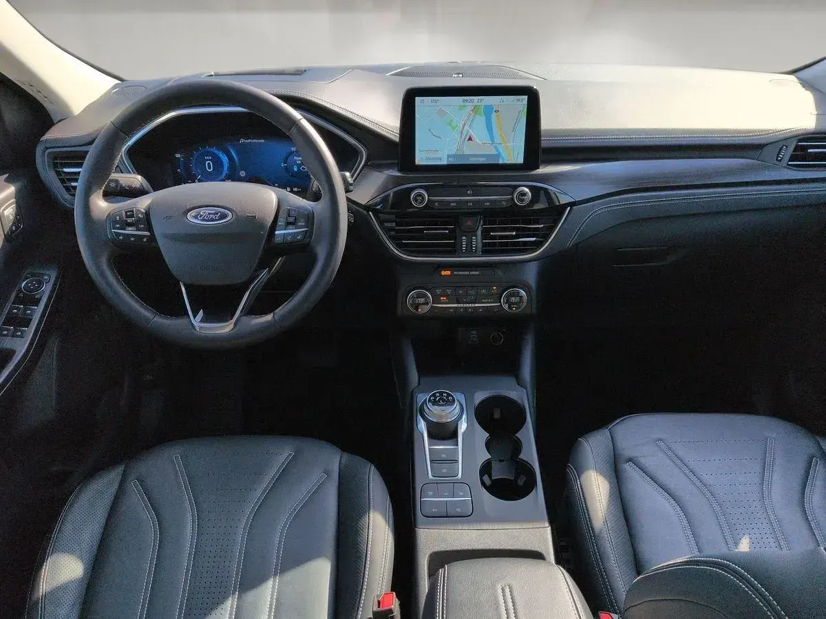 Gebraucht Ford Kuga Vignale 224 PS (164 kW) 2022 White platinum met SUV