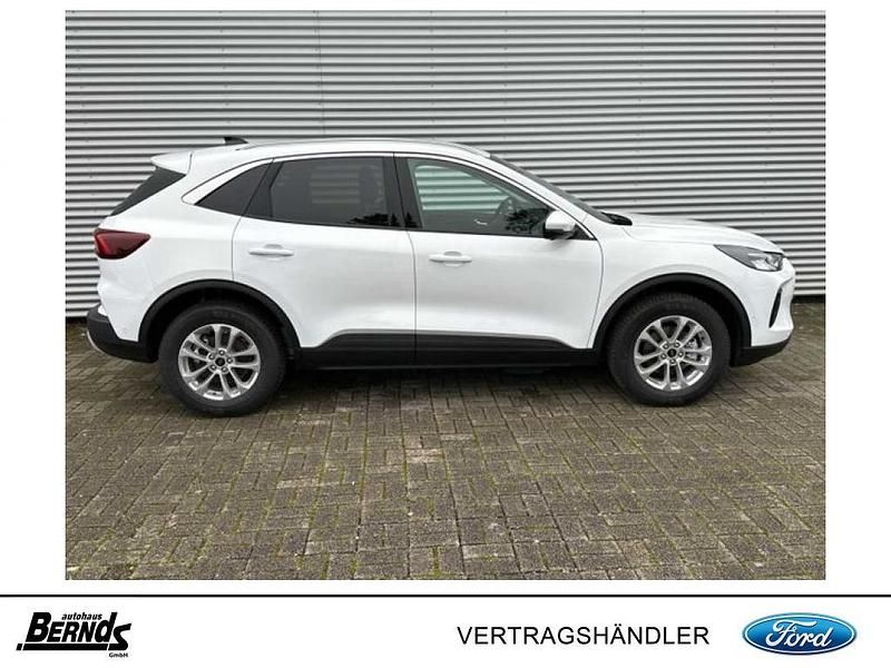 Gebraucht Ford Kuga Titanium 242 PS (177 kW) 2025 Frozen white SUV