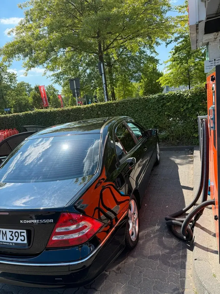 Gebraucht Mercedes C180 186 PS (136 kW) 2007 Schwarz Limousine