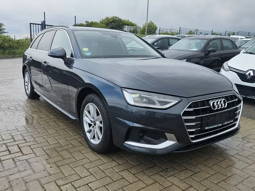 Gebraucht Audi A4 Advanced 163 PS (119 kW) 2022 Grau Kombi