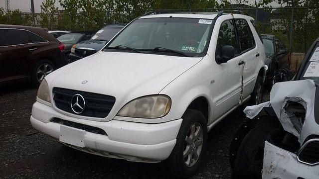 Gebraucht Mercedes ML430 272 PS (200 kW) 1999 Weiß SUV