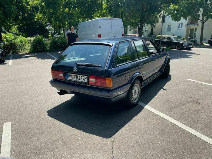 Gebraucht BMW 325 170 PS (125 kW) 1989 Blau Kombi