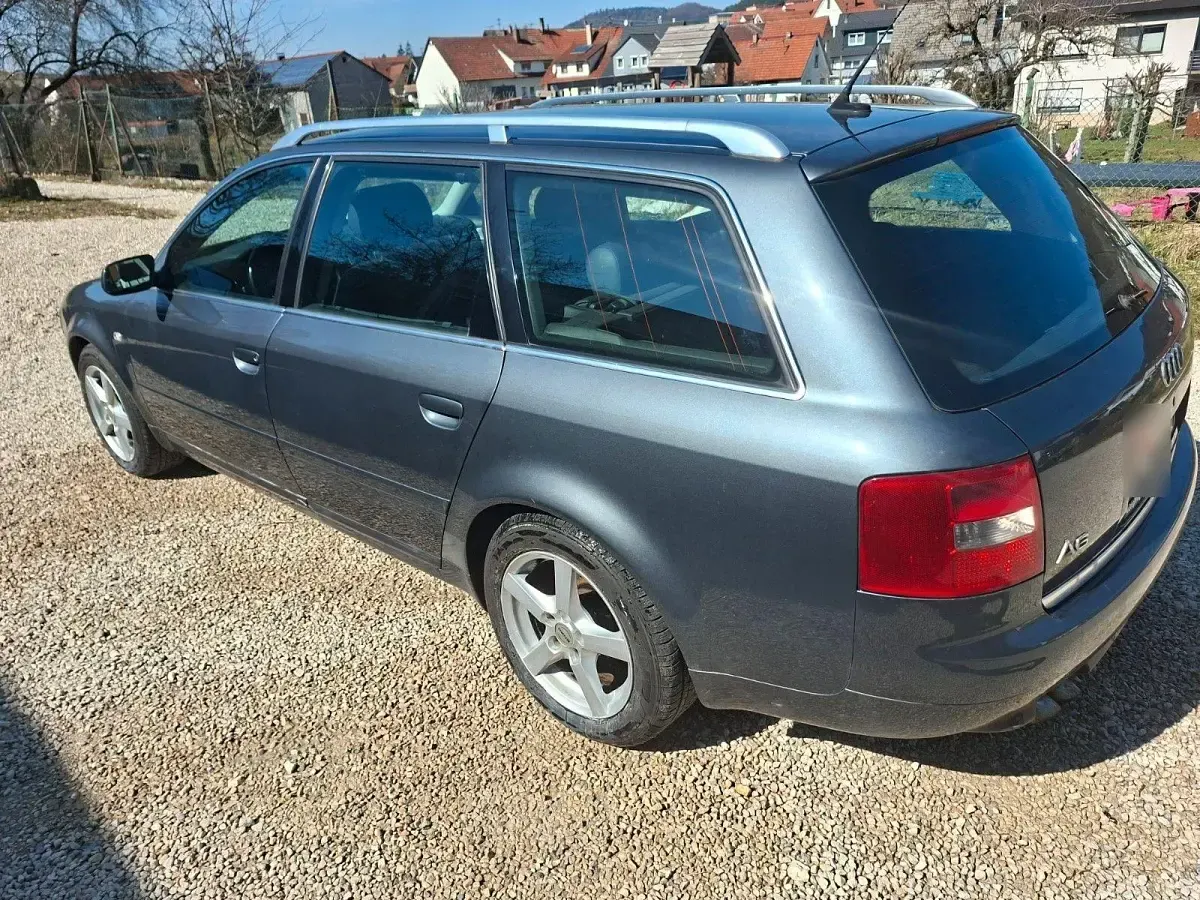 Gebraucht Audi A6 163 PS (119 kW) 2004 Blau Kombi