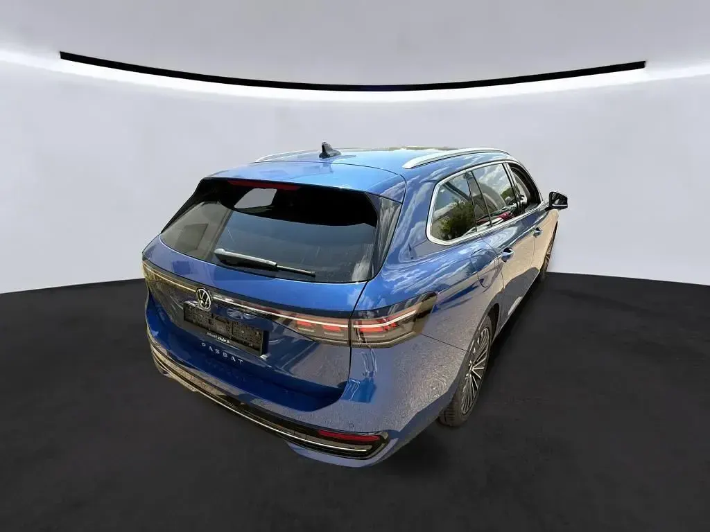 Gebraucht VW Passat IQ Drive 150 PS (110 kW) 2024 Blau Kombi