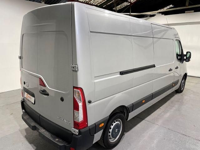 Gebraucht Opel Movano 131 PS (96 kW) 2018 Brillantsilber (metallic) Van