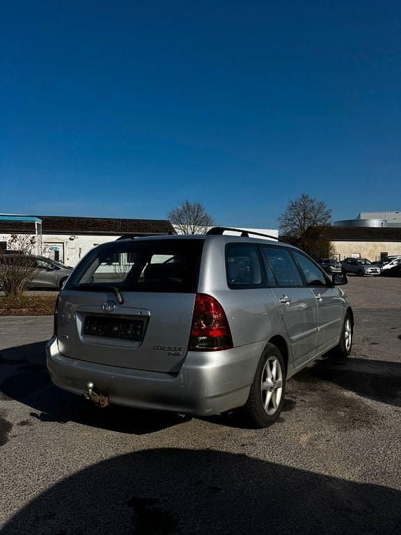 Gebraucht Toyota Corolla Luna 90 PS (66 kW) 2005 Silber Kombi