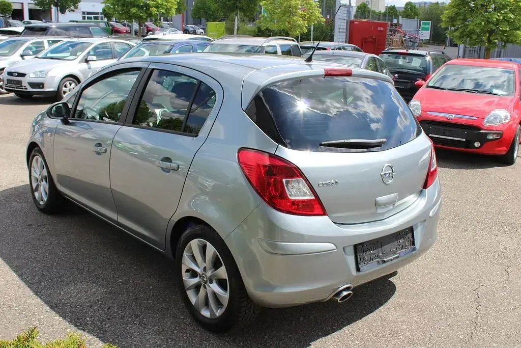 Gebraucht Opel Corsa 87 PS (63 kW) 2012 Grau Kleinwagen