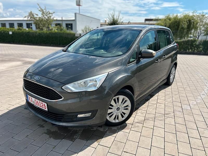 Grau Gebraucht 2016 Ford Grand C-Max Van / Kleinbus | 8.999 € (Fairer Preis) - Bild 1/4