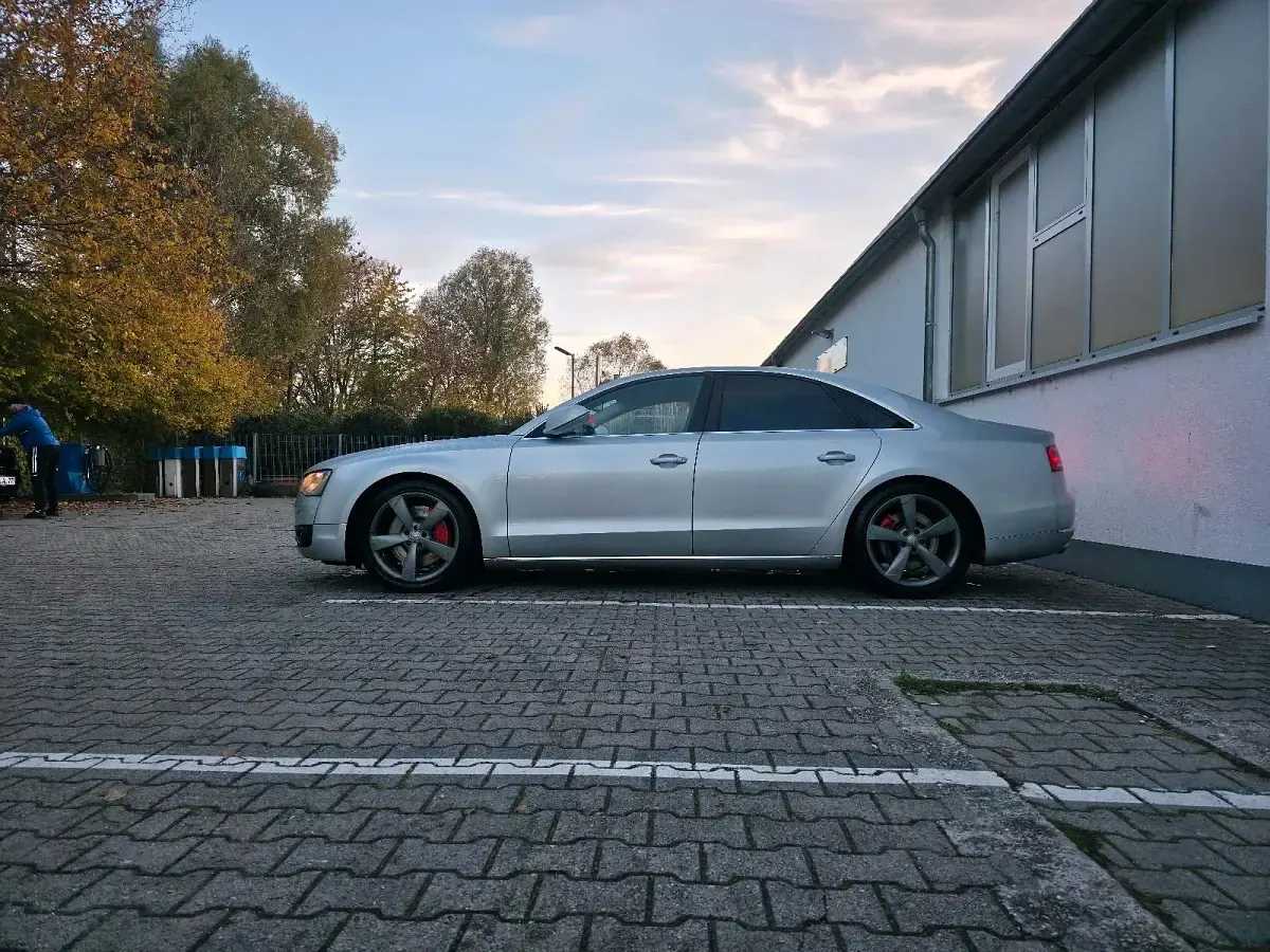 Second-hand Audi A8 351 CP (258 kW) 2010 Berlinǎ