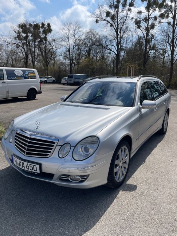 Silber Gebraucht 2006 Mercedes E500 Avantgarde Kombi | 6.950 € (Fairer Preis) - Bild 1/4