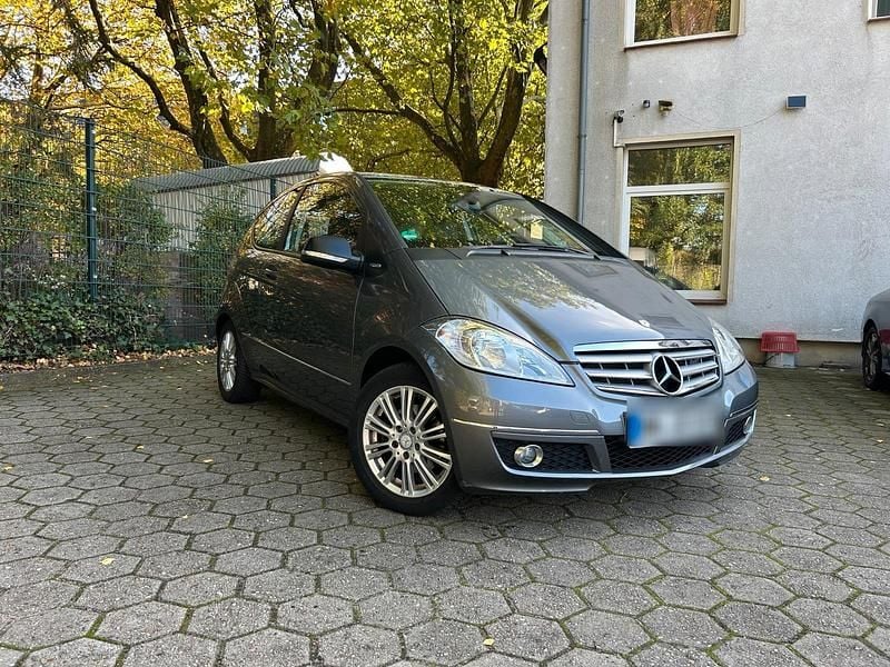 Gebraucht Mercedes A180 Avantgarde 115 PS (84 kW) 2010 Grau Coupé