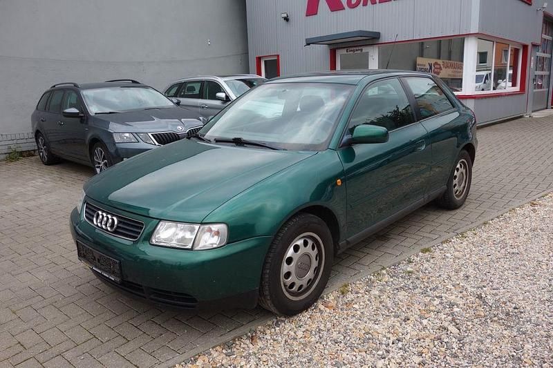 Grün Gebraucht 1999 Audi A3 Attraction Limousine | 989 € (Guter Preis) - Bild 1/4