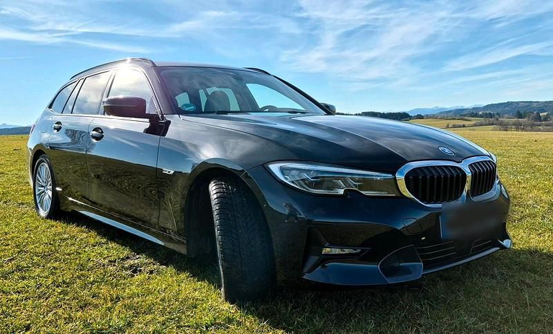 Gebraucht BMW 330e Sport Line 292 PS (214 kW) 2022 Schwarz Kombi