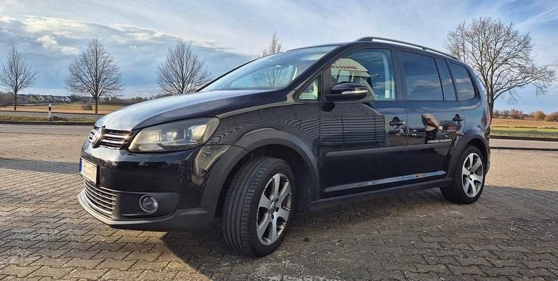 Gebraucht VW Touran Cross 140 PS (102 kW) 2013 Schwarz Van / Kleinbus