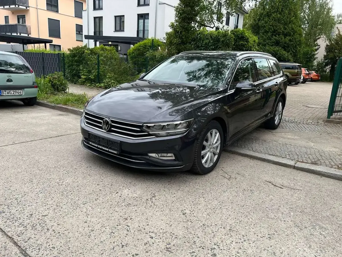 Usata VW Passat Conceptline 150 CV (110 kW) 2023 Grigio Station wagon