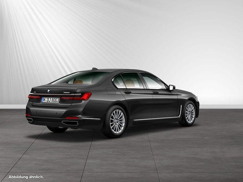 Gebraucht BMW 750 530 PS (389 kW) 2021 Sophistograu brillanteffekt metallic Limousine