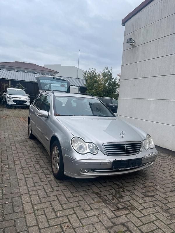 Silber Gebraucht 2003 Mercedes C200 Limousine | 1.350 € (Superpreis) - Bild 1/4