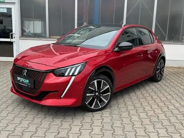 Rot Gebraucht 2021 Peugeot e-208 GT Kleinwagen | 16.520 € (Fairer Preis) - Bild 1/4