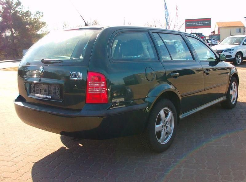 Gebraucht Skoda Octavia Ambiente 90 PS (66 kW) 2001 Grün Kombi