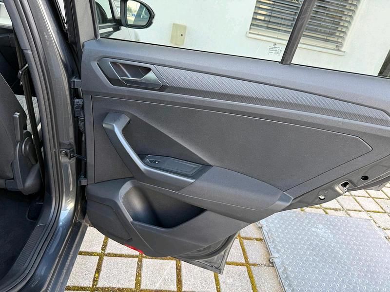 Gebraucht VW T-Roc 150 PS (110 kW) 2023 Grau SUV