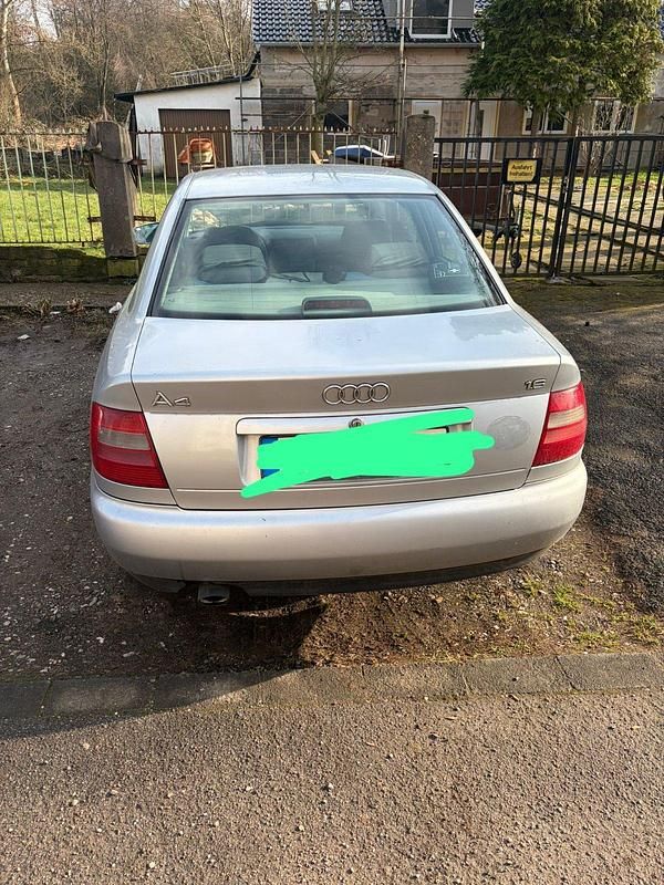 Gebraucht Audi A4 Design 100 PS (73 kW) 1997 Silber Limousine