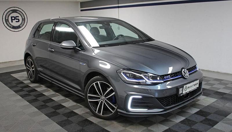 Gebraucht VW Golf VIII GTE 150 PS (110 kW) 2020 Grau Limousine