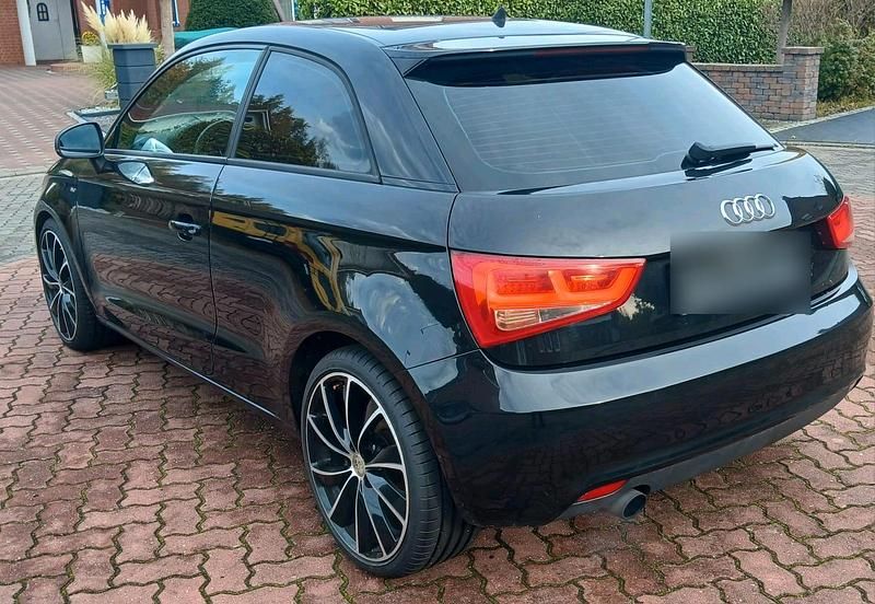 Gebraucht Audi A1 Design 105 PS (77 kW) 2011 Schwarz Kleinwagen