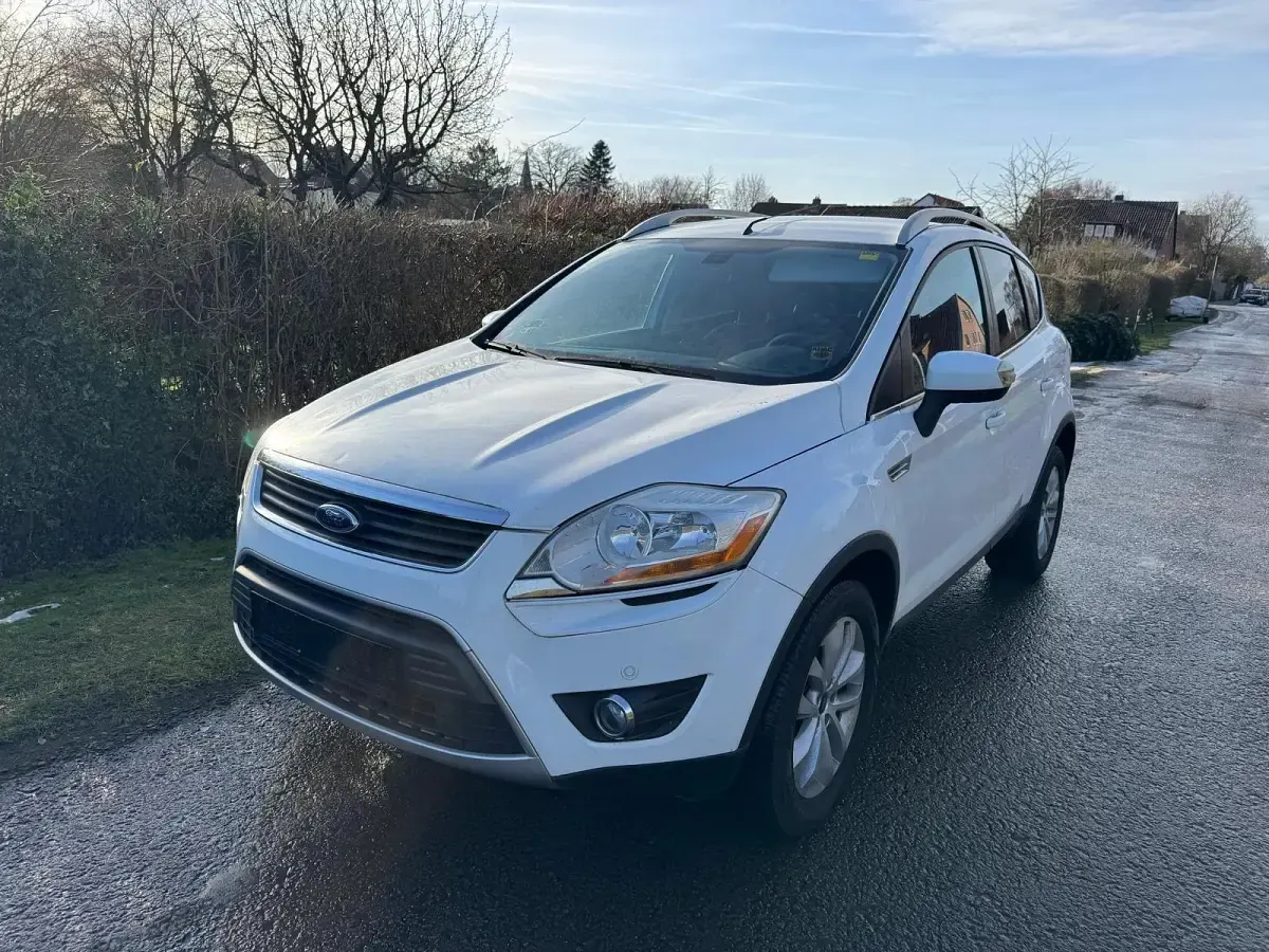 Gebraucht Ford Kuga 200 PS (147 kW) 2010 Weiß SUV
